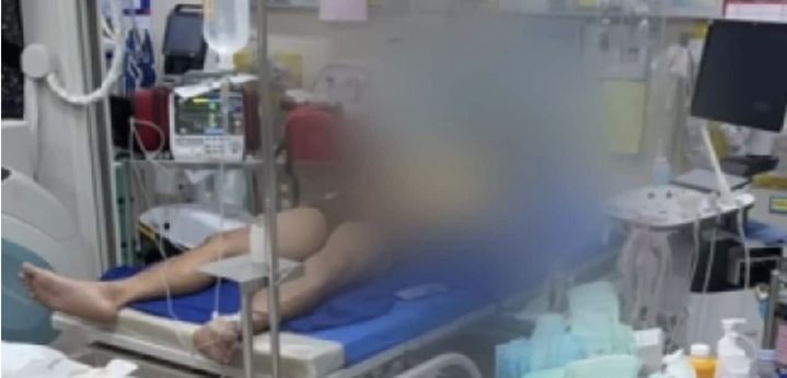 [뉴시스] 병원에 이송된 남편 수마테의 사진. (사진=태국 '더 타이거' 갈무리) *재판매 및 DB금지 *재판매 및 DB 금지