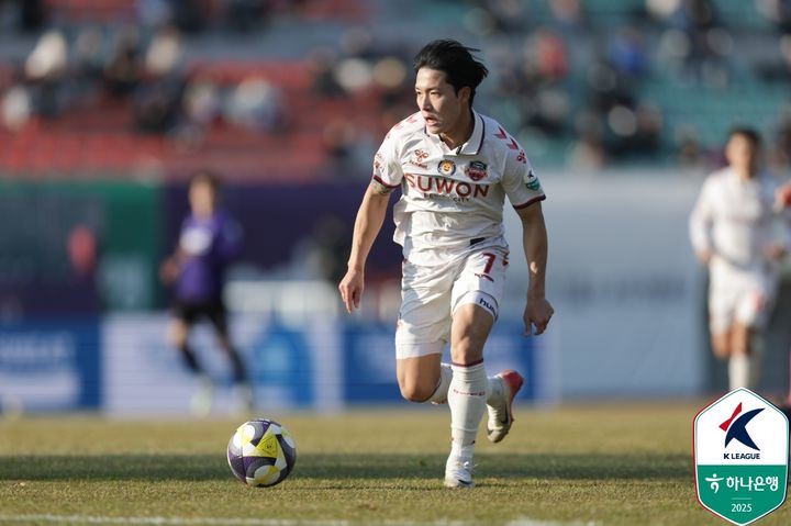 [서울=뉴시스] 프로축구 K리그1 수원FC 이재원. (사진=한국프로축구연맹 제공) *재판매 및 DB 금지