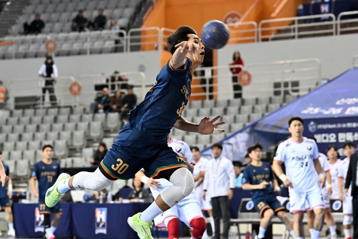 [서울=뉴시스] 핸드볼 H리그 인천도시공사의 이요셉. (사진=한국핸드볼연맹 제공) *재판매 및 DB 금지