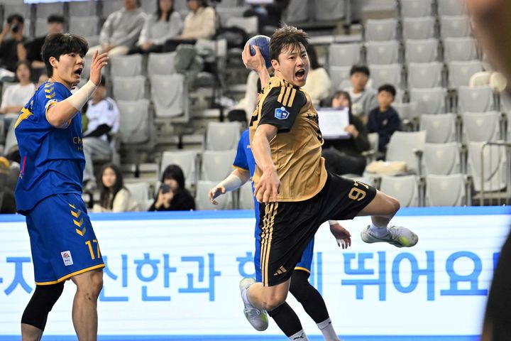 [서울=뉴시스] 핸드볼 H리그 두산의 김연빈. (사진=한국핸드볼연맹 제공) *재판매 및 DB 금지