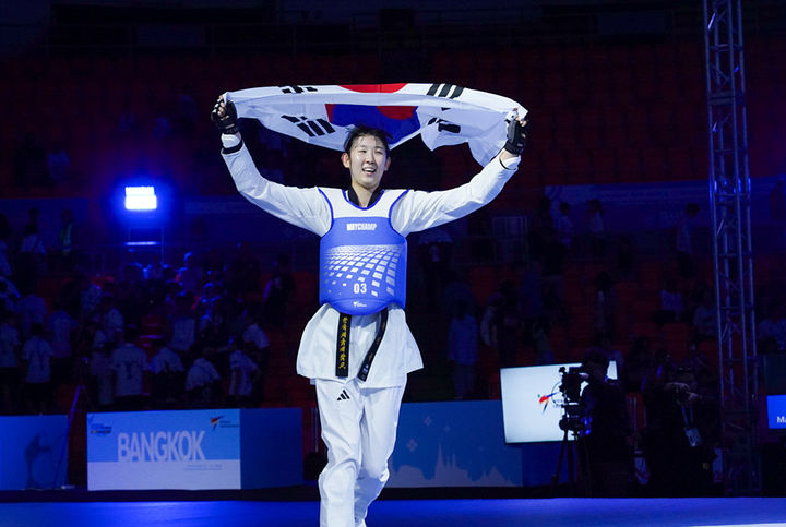 [서울=뉴시스] 2025 월드태권도 그랑프리 챌린지 여자 67㎏급에서 금메달을 딴 곽민주. (사진 = 세계태권도연맹 제공) *재판매 및 DB 금지