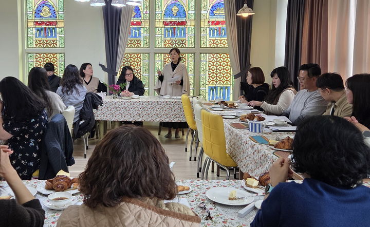 [무안=뉴시스] 전남도교육청의 방과 후 전담실무사 역량강화 연수. (사진=도교육청 제공) photo@newsis.com *재판매 및 DB 금지