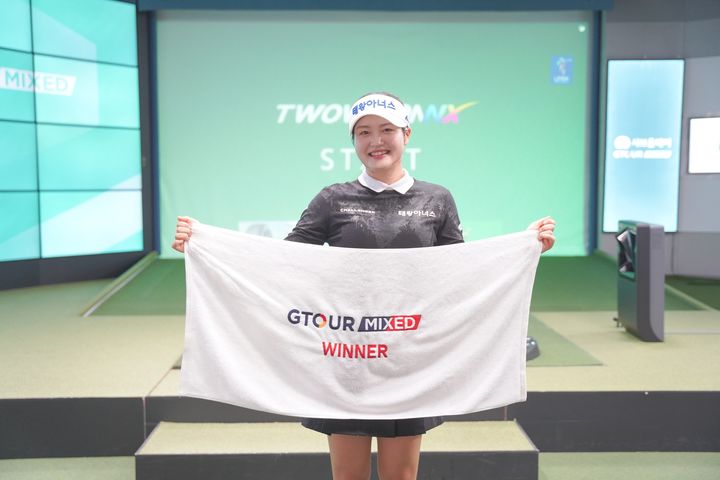 [서울=뉴시스]홍현지, 샤브올데이 GTOUR 믹스드 4차대회 정상 등극.(사진=골프존 제공) 2025.11.24. photo@newsis.com *재판매 및 DB 금지