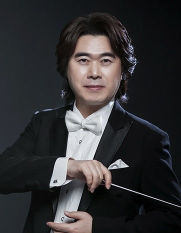 [서울=뉴시스] 제13대 서울시합창단·소년소녀합창단 단장 이영만 지휘자. (사진=세종문화회관 제공) 2025.11.24. photo@newsis.com *재판매 및 DB 금지