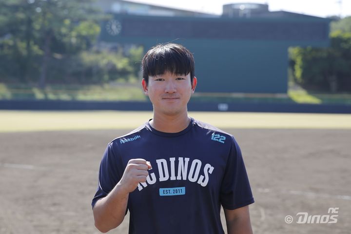 [서울=뉴시스] 프로야구 NC 다이노스 이한이 지난 4일부터 24일까지 일본 오키나와에서 진행한 구단 CAMP 1 야수조 MVP로 선정됐다. (사진=NC 다이노스 제공) 2025.11.24. *재판매 및 DB 금지