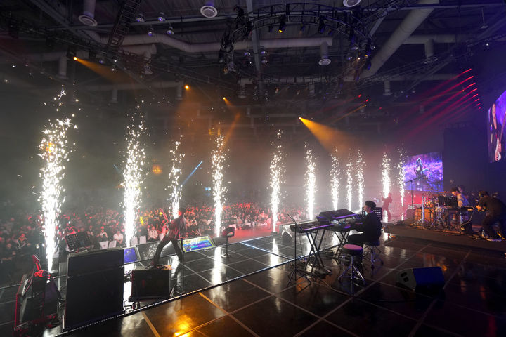 [서울=뉴시스] 넥슨은 던전앤파이터(던파) 오프라인 행사 '2025 던파 페스티벌'을 지난 22일부터 양일간 경기 고양시 일산 킨텍스에서 진행했다고 24일 밝혔다. 사진은 던파 20주년 기념 콘서트 (사진=넥슨 제공) *재판매 및 DB 금지