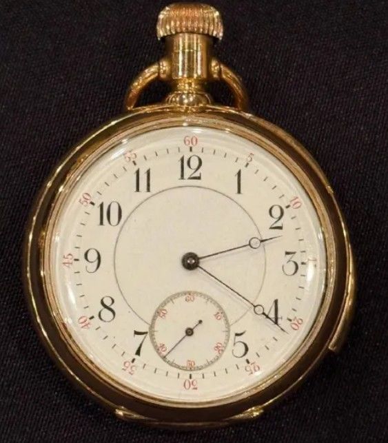 [뉴시스]타이타닉호에서 발견된 18K 금 회중시계. (사진 = BBC 캡처) *재판매 및 DB 금지