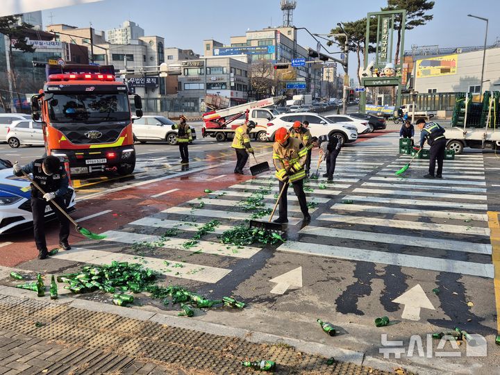 [부천=뉴시스] 정일형 기자=사고 당시 모습. (사진=부천소방서 제공)