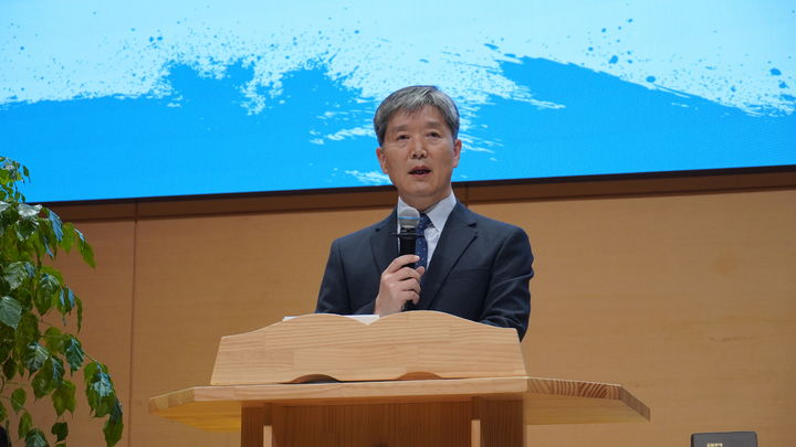 [서울=뉴시스] 24일 서울 종로구 한국교회100주년기념관에서 열린 74회 총회에서 취임사를 하고 있는 박승렬 한국기독교교회협의회 신임 총무 (사진=한국기독교교회협의회 제공) 2025.11.24. photo@newsis.com *재판매 및 DB 금지