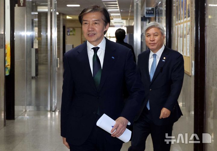 조국 혁신당 대표, '오월 어머니' 안성례 전 관장 조문