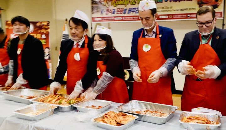 [서울=뉴시스] 미국 버지니아주 김치의 날 행사 모습. (사진=CJ제일제당 제공) *재판매 및 DB 금지