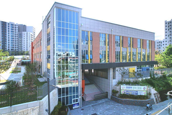  *재판매 및 DB 금지