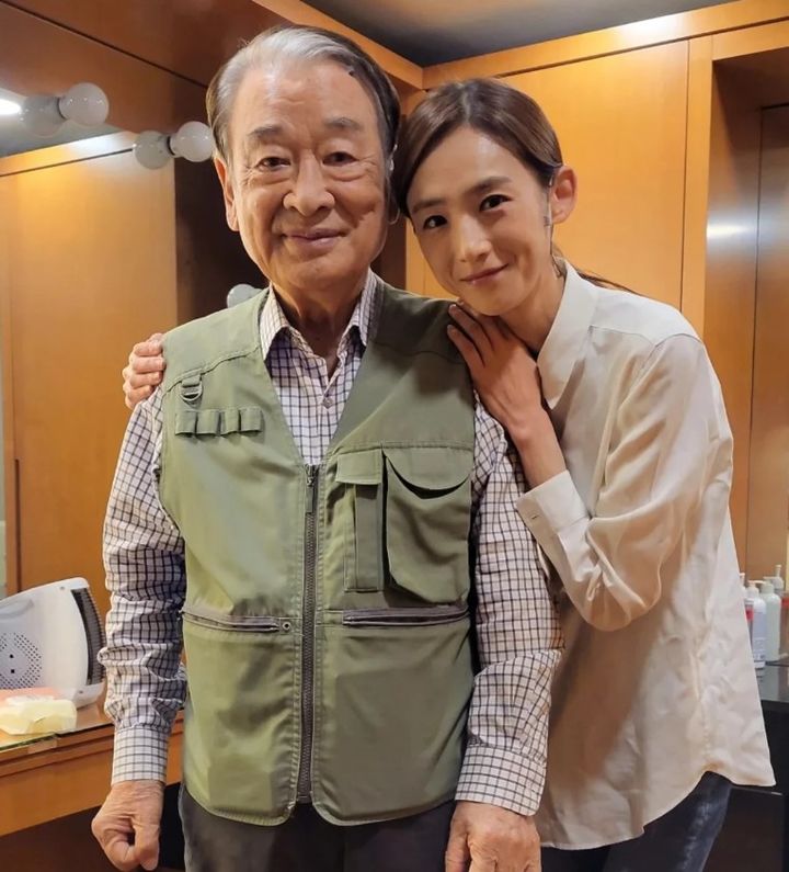 [서울=뉴시스] 이순재, 이희진. (사진=이희진 인스타그램 캡처) 2025.11.25. photo@newsis.com  *재판매 및 DB 금지