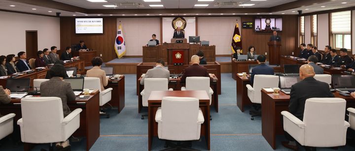 [합천=뉴시스] 제295회 합천군의회 제2차 정례회 개회 (사진=합천군 제공) 2025. 11. 25. photo@newsis.com *재판매 및 DB 금지