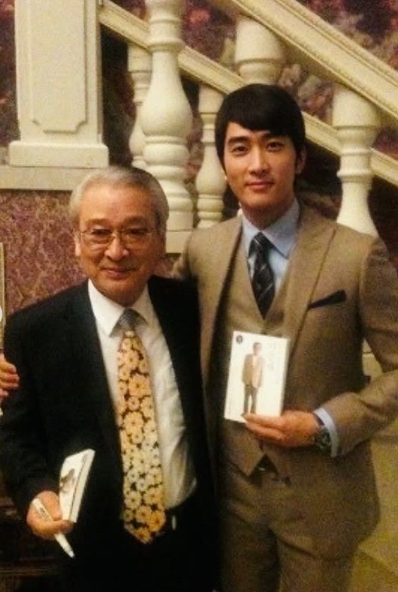 [서울=뉴시스] 이순재, 송승헌. (사진=송승헌 인스타그램 캡처) 2025.11.25. photo@newsis.com  *재판매 및 DB 금지