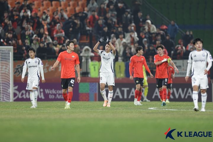 [서울=뉴시스]K리그1 강원, 마치다에 1-3 완패. (사진=한국프로축구연맹 제공)