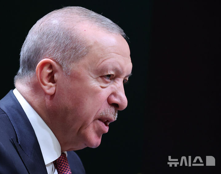 '손주 9명' 에르도안, 튀르키예 출산율 경고…"최소 3명 낳아야"