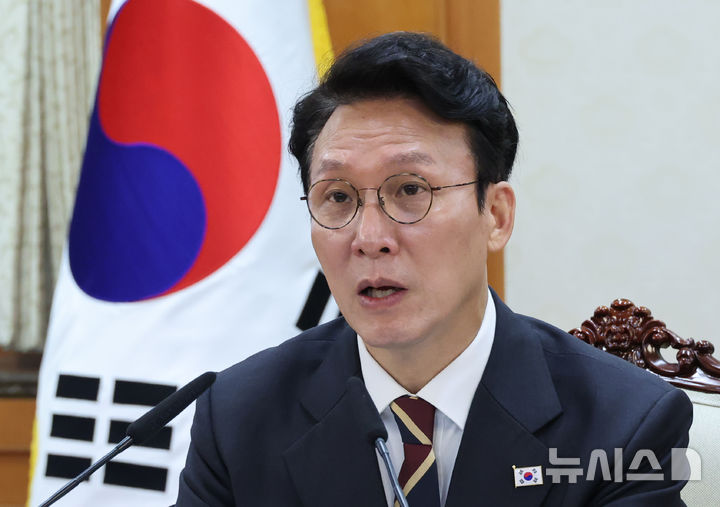 [서울=뉴시스] 김명원 기자 = 김민석 국무총리가 25일 오전 서울 종로구 정부서울청사에서 열린 미세먼지특별대책위원회에 참석해 발언하고 있다. 2025.11.25. kmx1105@newsis.com