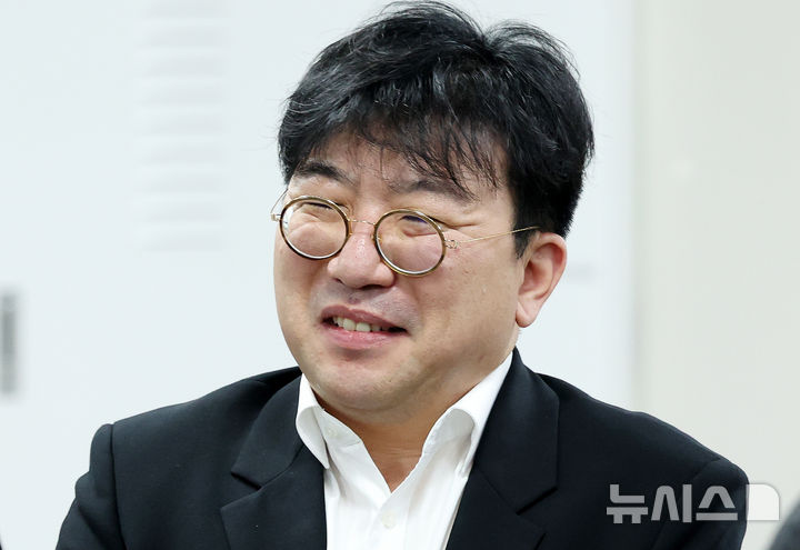 '주가조작' 라덕연 범행 가담 17명, 1심서 징역형 집유