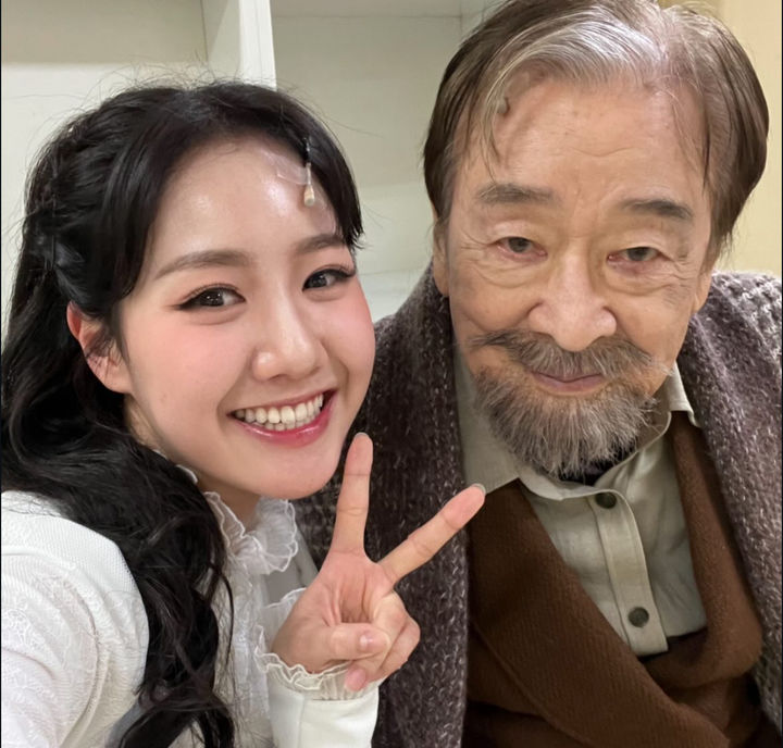 [서울=뉴시스] 배우 진지희(왼쪽)와 이순재. (사진=뉴시스 DB) 2025.11.26. photo@newsis.com *재판매 및 DB 금지