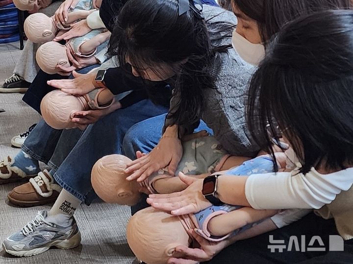 [평택=뉴시스] 어린이 안전교육 모습(사진=평택시 제공) 2025.11.26.photo@newsis.com 