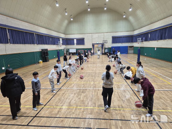 사천시청여자농구단, 찾아가는 농구교실…내달 4일까지