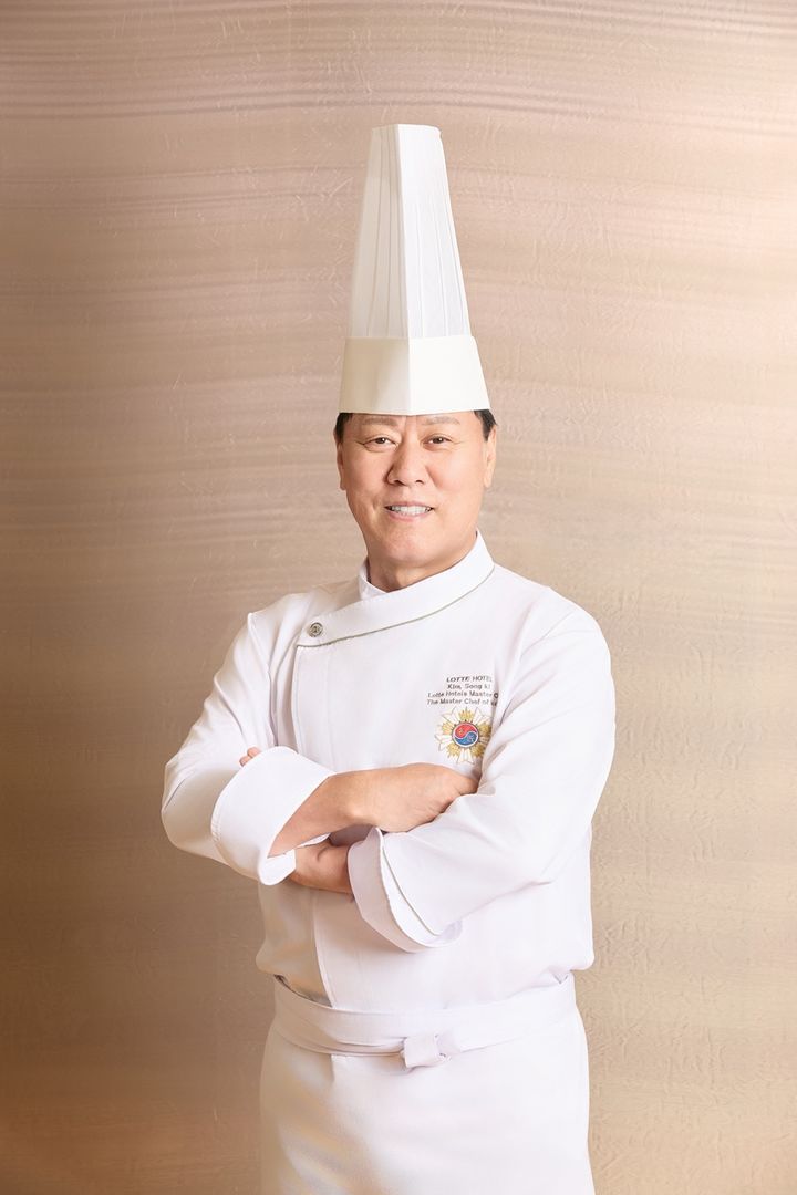 [서울=뉴시스] 김송기 롯데호텔 조리R&D실장. (사진=롯데호텔앤리조트 제공) *재판매 및 DB 금지