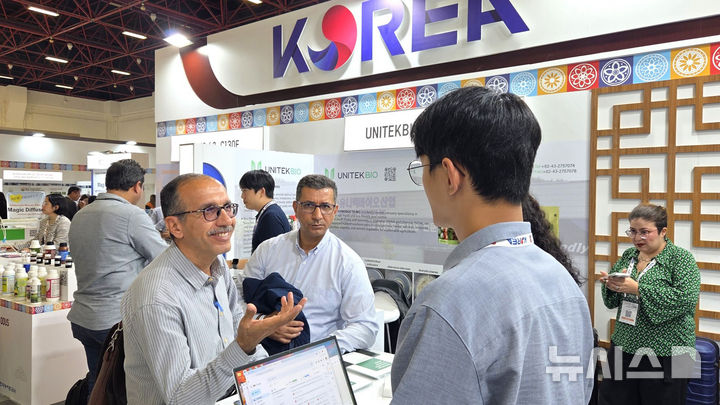 농어촌공사는 지난 18일부터 21일까지 튀르키예 안탈리아에서 열린 '2025년 튀르키예 안탈리아 농업박람회(Growtech Antalya 2025)'에 국내 농기자재 기업 20개 사와 함께 한국관을 운영했다. (사진=농어촌공사 제공) photo@newsis.com