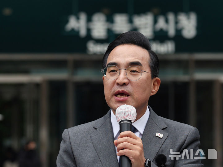 與 박홍근 '서울을 그리다' 출판기념회…"서울의 미래 설계"