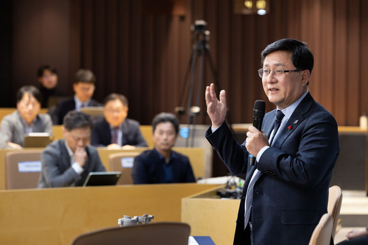 [서울=뉴시스] 조성우 기자 = 김성환 기후에너지환경부 장관(사진=기후에너지환경부 제공) 2025.11.26. photo@newsis.com *재판매 및 DB 금지