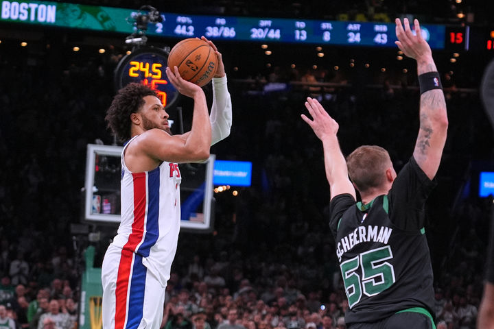 [보스턴=AP/뉴시스] 미국프로농구(NBA) 디트로이트 피스톤스의 케이드 커닝햄이 27일(한국 시간) 미국 매사추세츠주 보스턴의 TD가든에서 벌어진 2025~2026 미국프로농구(NBA) 정규리그 보스턴 셀틱스와의 경기에서 슛을 시도하고 있다. 2025.11.27