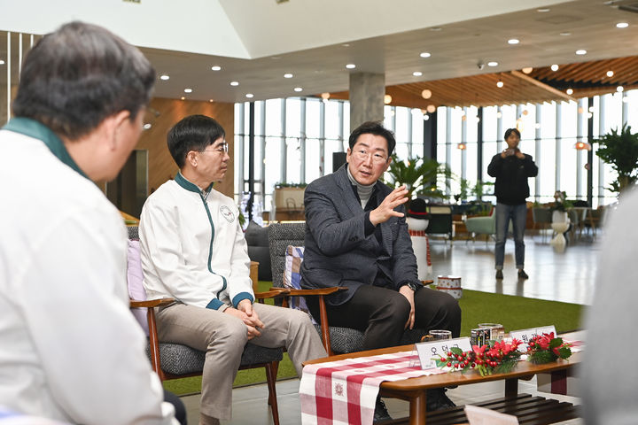 서울에프엔비 수출 선적식. *재판매 및 DB 금지