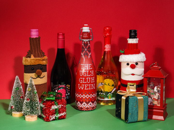 [서울=뉴시스] 아영FBC 크리스마스 와인 5종. (사진=아영FBC 제공) *재판매 및 DB 금지