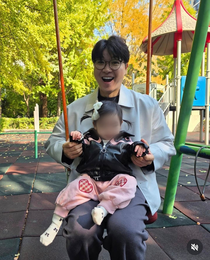 [서울=뉴시스] 박수홍이 딸과의 근황을 공개했다. (사진=박수홍 인스타그램 캡처) 2025.11.27. photo@newsis.com *재판매 및 DB 금지