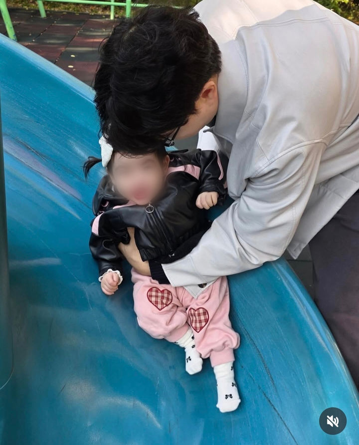 [서울=뉴시스] 박수홍이 딸과의 근황을 공개했다. (사진=박수홍 인스타그램 캡처) 2025.11.27. photo@newsis.com *재판매 및 DB 금지