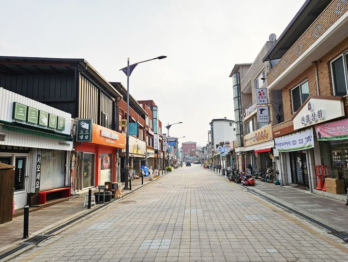 2차 간판개선사업이 완료된 음악역1939 거리. (사진=가평군 제공) photo@newsis.com *재판매 및 DB 금지