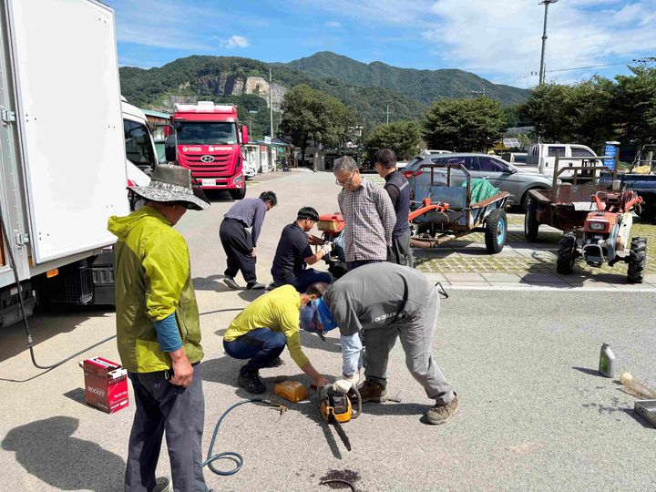 [함양=뉴시스] 함양군 농기계 순회수리 (사진=함양군 제공) 2025. 11. 27. photo@newsis.com *재판매 및 DB 금지