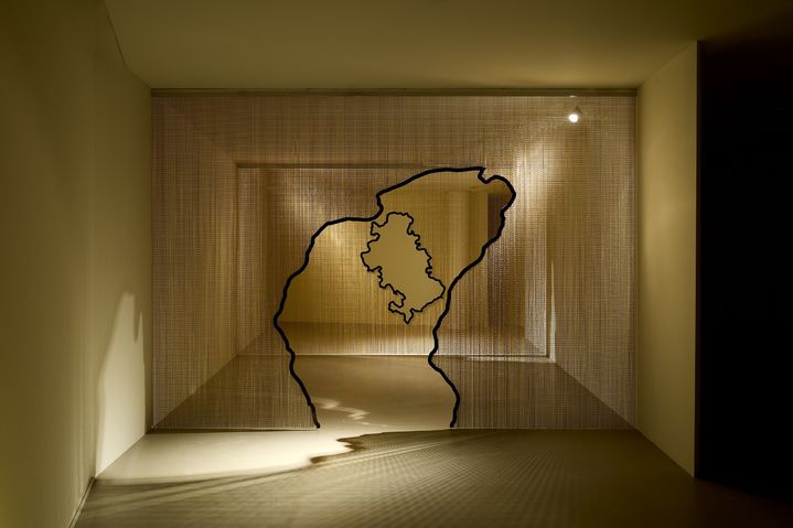 Installation view of ''Befriending the Mountains'' 2025, Photo by Sangtae Kim ⓒ Fondation d'entreprise Herms *재판매 및 DB 금지