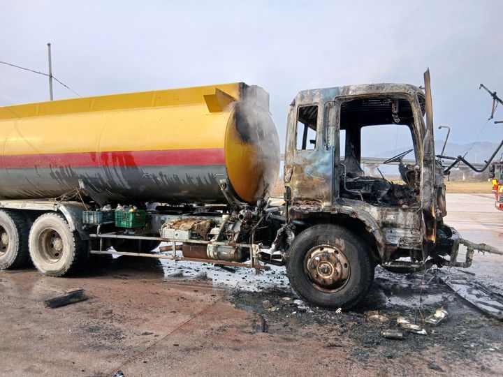 옥천 보청천 살수차량 화재(사진=옥천소방서 제공) *재판매 및 DB 금지