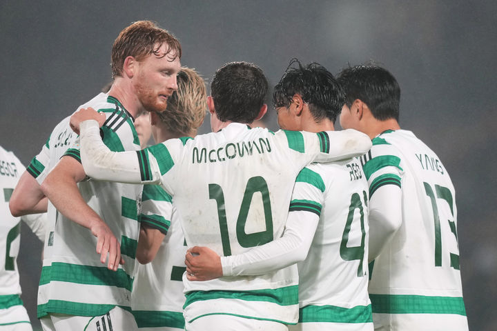 [로테르담=AP/뉴시스]셀틱, 페예노르트에 3-1 승리. 2025.11.27.