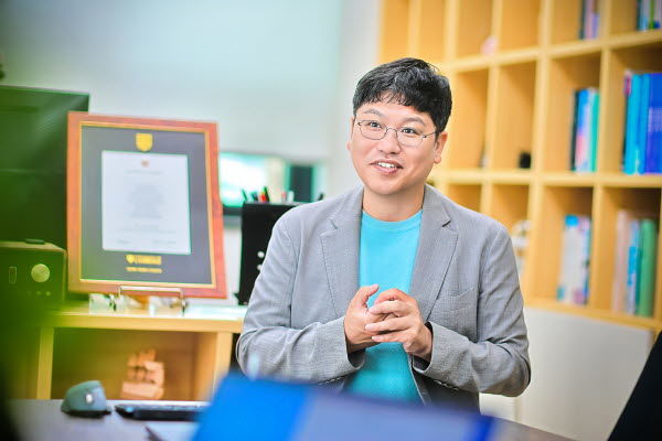 [서울=뉴시스] 손석균 경희대 물리학과 교수. (사진=경희대 제공) 2025.11.28. photo@newsis.com *재판매 및 DB 금지