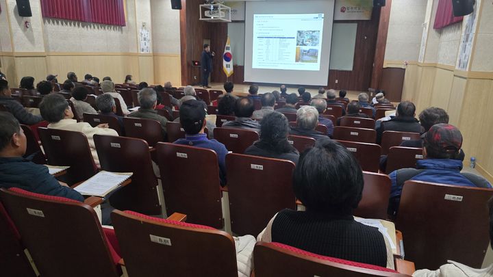 [합천=뉴시스] 경남 합천 역사체험관 건립 타당성 조사 및 기본계획 수립 용역 주민공청회. (사진=합천군 제공) 2025.11.28. photo@newsis.com *재판매 및 DB 금지