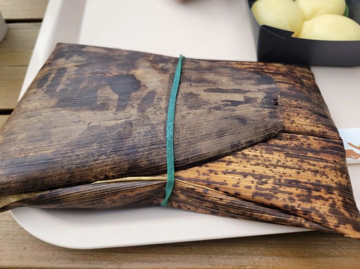 [서울=뉴시스]우에노동물원에서 판매하는 대나무 껍질 판다 도시락. (사진출처: 엑스) 2025.11.28.