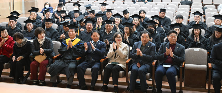 [거창=뉴시스] 경남 거창녹색농업대학 졸업식. 2025.11.28. photo@newsis.com *재판매 및 DB 금지