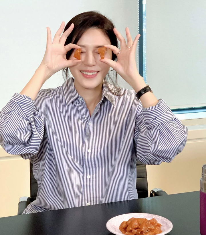 [서울=뉴시스] 배우 김하늘. (사진=김하늘 인스타그램 캡처) 2025.11.28. photo@newsis.com *재판매 및 DB 금지