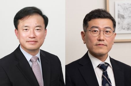 [서울=뉴시스] 방송미디어통신위원장으로 지명된 김종철 연세대 법학전문대학원 교수(왼쪽), 위원으로 발탁된 류신환 법무법인 지향 변호사. (사진=대통령실 제공) 2025.11.28. photo@newsis.com *재판매 및 DB 금지