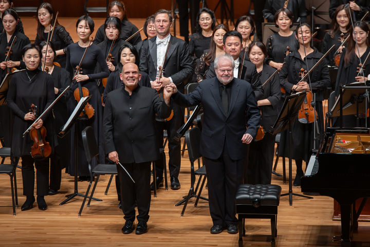 [서울=뉴시스] 지난 27일 서울 서초구 예술의전당 콘서트홀에서 열린 '얍 판 츠베덴과 이매뉴얼 액스' 공연 장면. (사진=서울시립교향악단 제공) 2025.11.28. photo@newsis.com *재판매 및 DB 금지