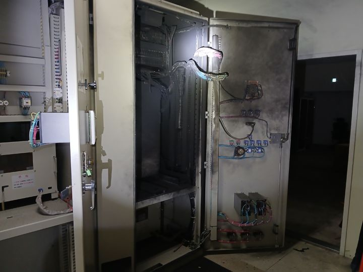  *재판매 및 DB 금지