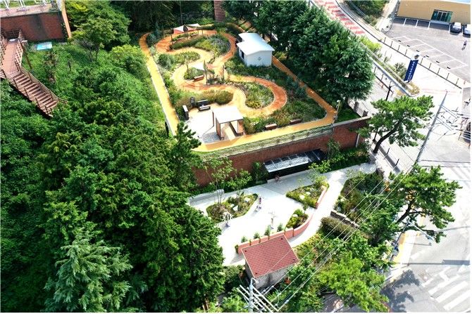 [부산=뉴시스] 제13회 부산시 아름다운 조경상 대상 영도구 '청학힐링'. (사진=부산시 제공) 2025.11.30. photo@newsis.com *재판매 및 DB 금지