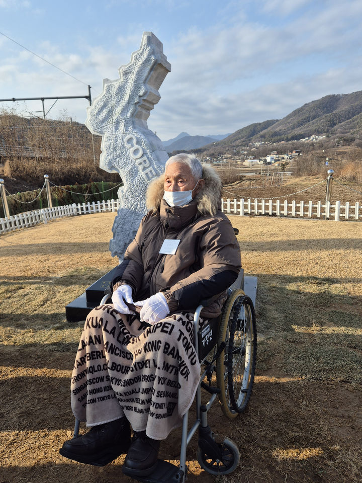 [양평=뉴시스] 구자룡 기자 = 지평리 전투 참전용사 김봉오 옹. 2025.11.30. kjdragon@newsis.com *재판매 및 DB 금지